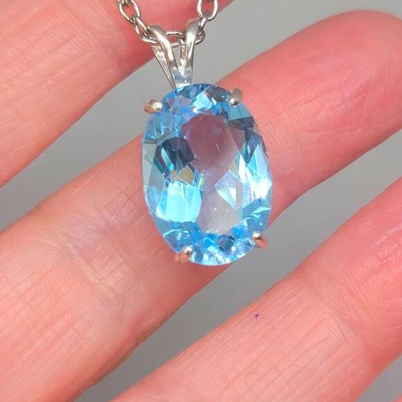 15 Carat Flawless (IF) Blue Topaz Pendant!! - Picture 10 of 12